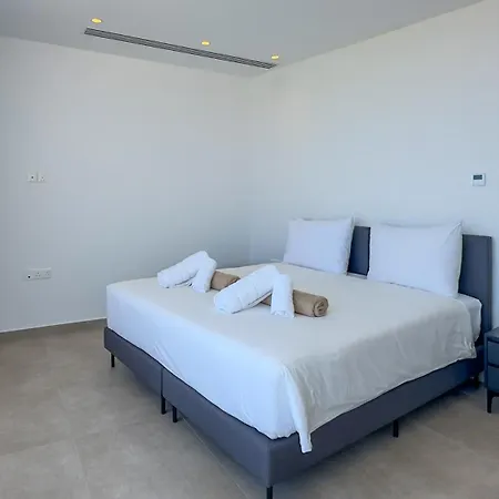 Villa Aqua Beachfront - 1 *