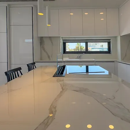 Aqua Beachfront - 1 Willa *