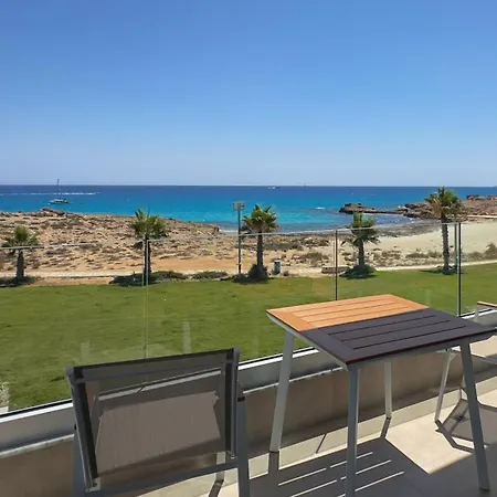 Willa Aqua Beachfront - 1 Ajia Napa