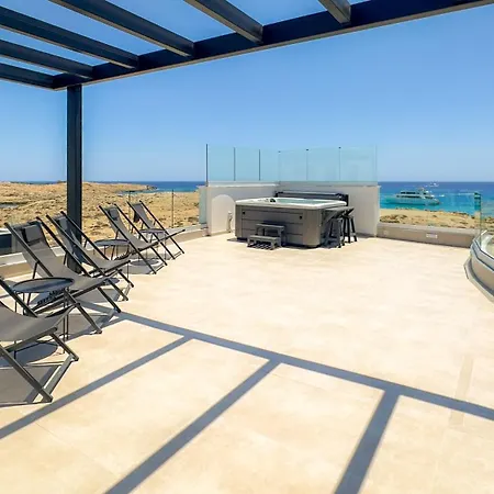 Aqua Beachfront - 1 Villa