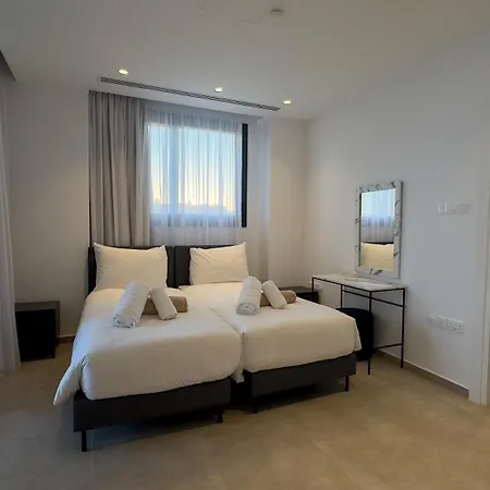 Aqua Beachfront - 1 *