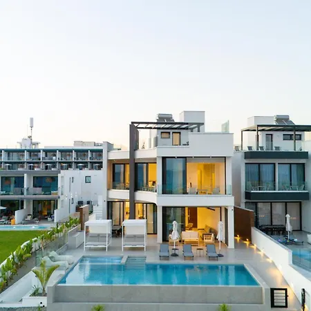 Aqua Beachfront - 1 Willa