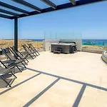 Aqua Beachfront - 1 Villa