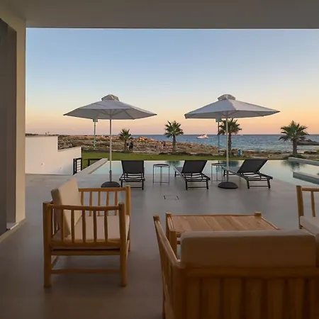 Villa Aqua Beachfront - 1 *