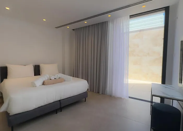 Villa Aqua Beachfront - 1