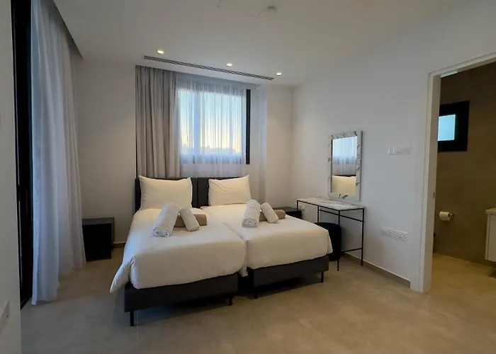 Aqua Beachfront - 1 *