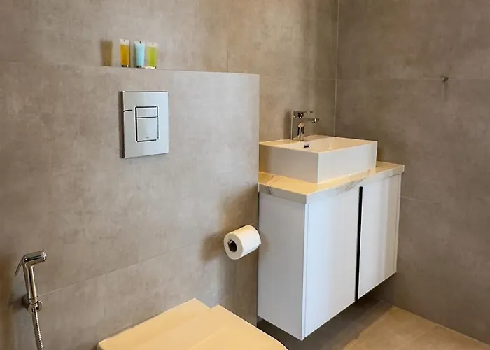 Aqua Beachfront - 1 アヤナパ