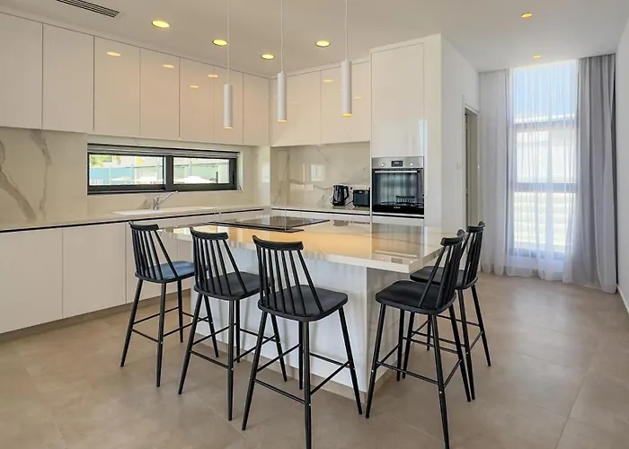 Aqua Beachfront - 1 *